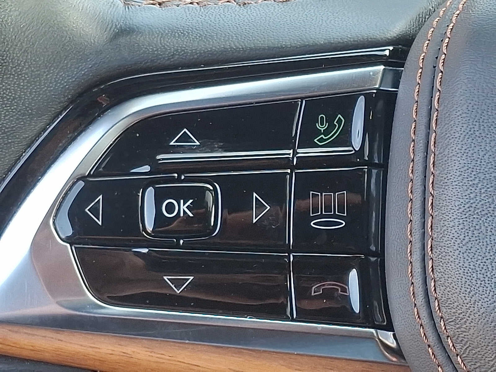 2022 Jeep Grand Cherokee Summit Reserve