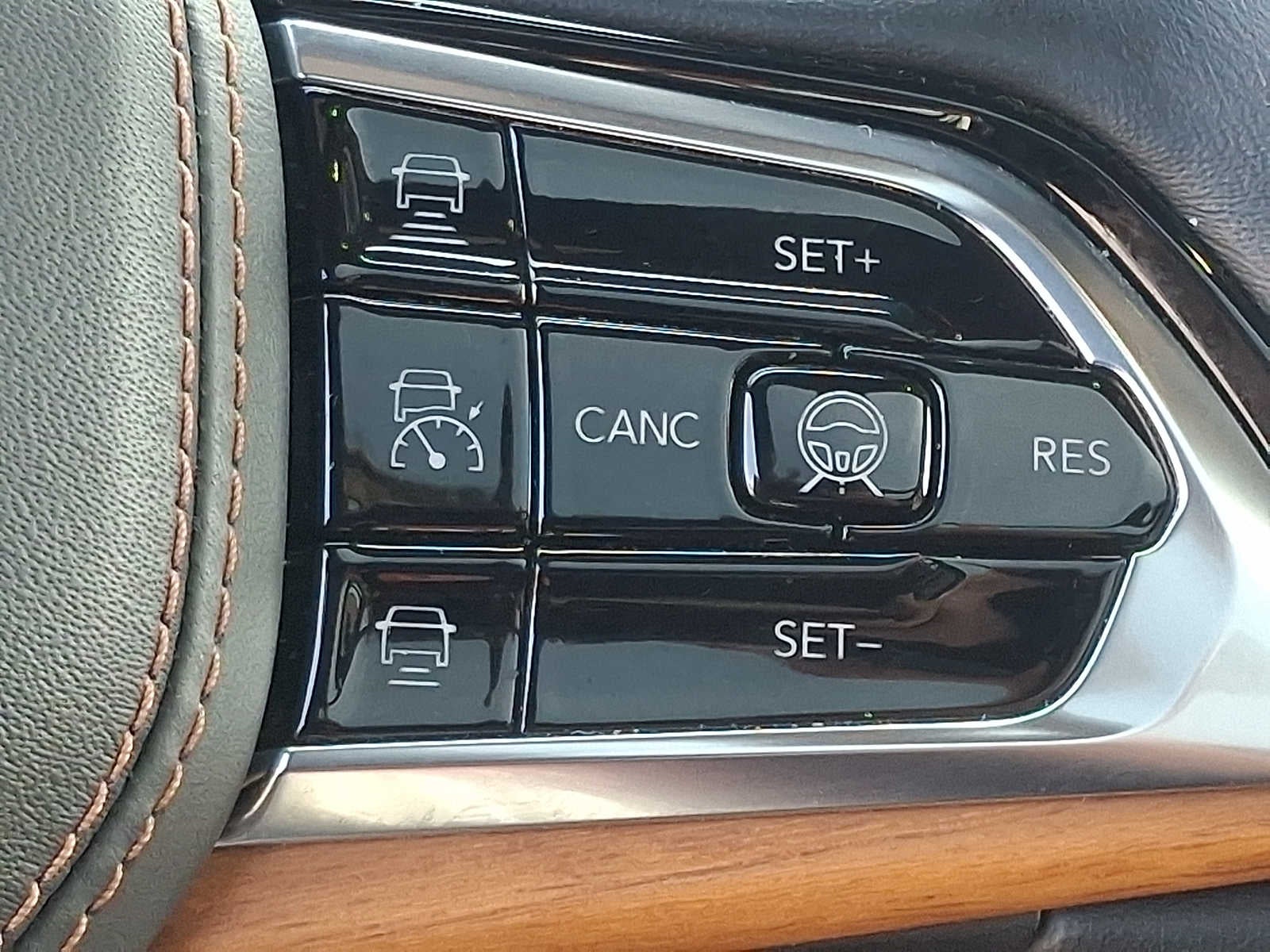 2022 Jeep Grand Cherokee Summit Reserve