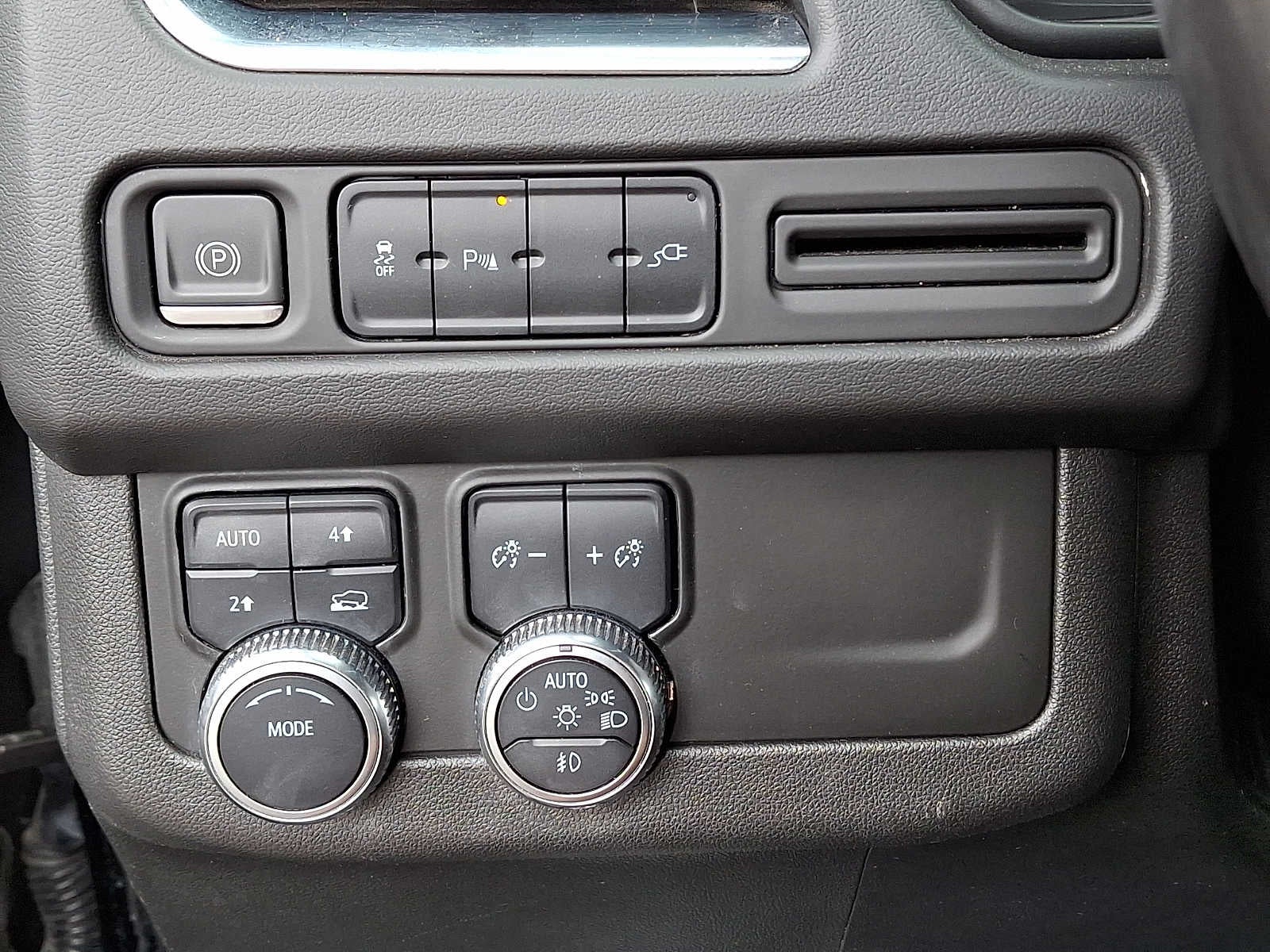 2021 GMC Yukon SLE