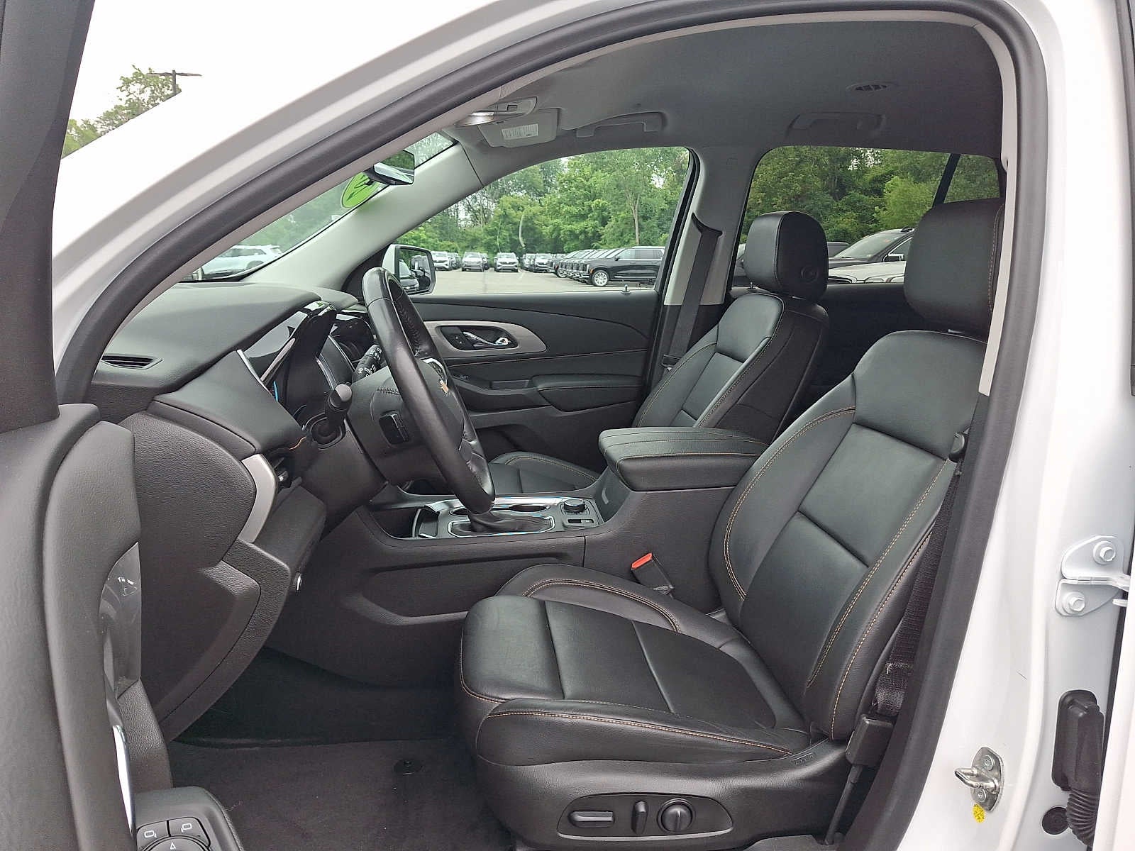 2021 Chevrolet Traverse LT Leather