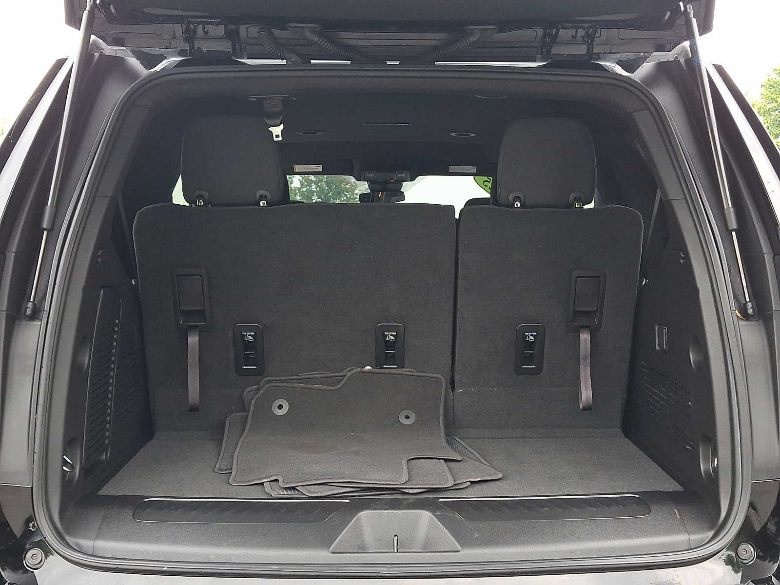2025 Chevrolet Tahoe LS