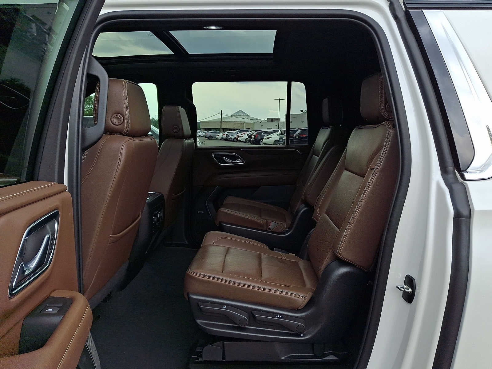 2023 Chevrolet Suburban High Country - Photo 10