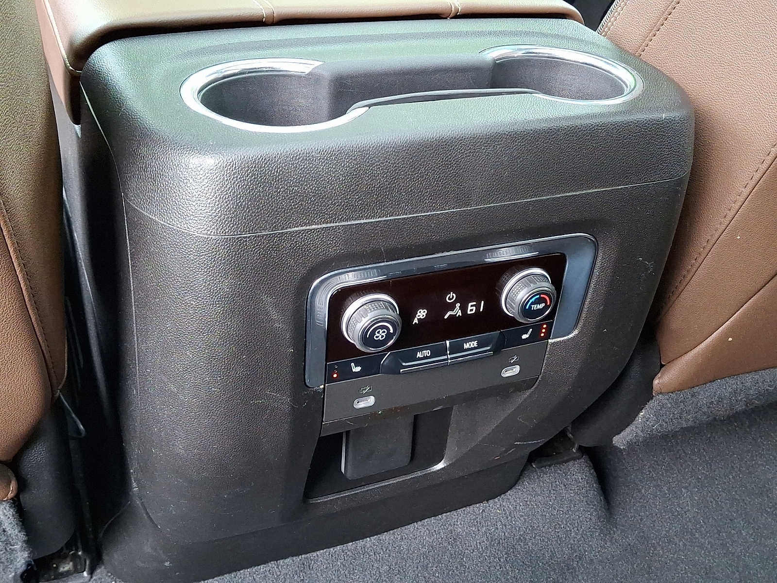 2023 Chevrolet Suburban High Country - Photo 11