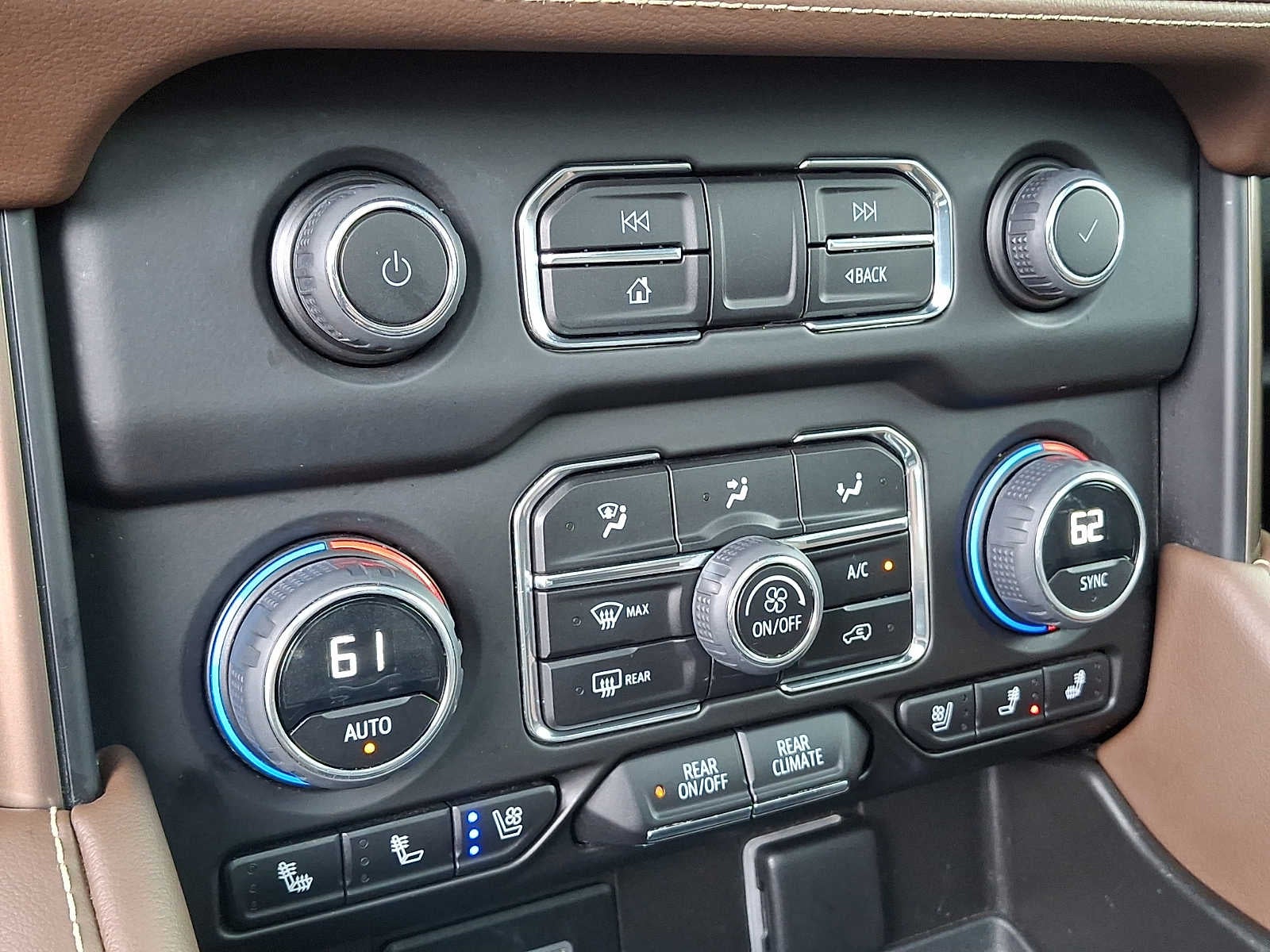 2023 Chevrolet Suburban High Country - Photo 17
