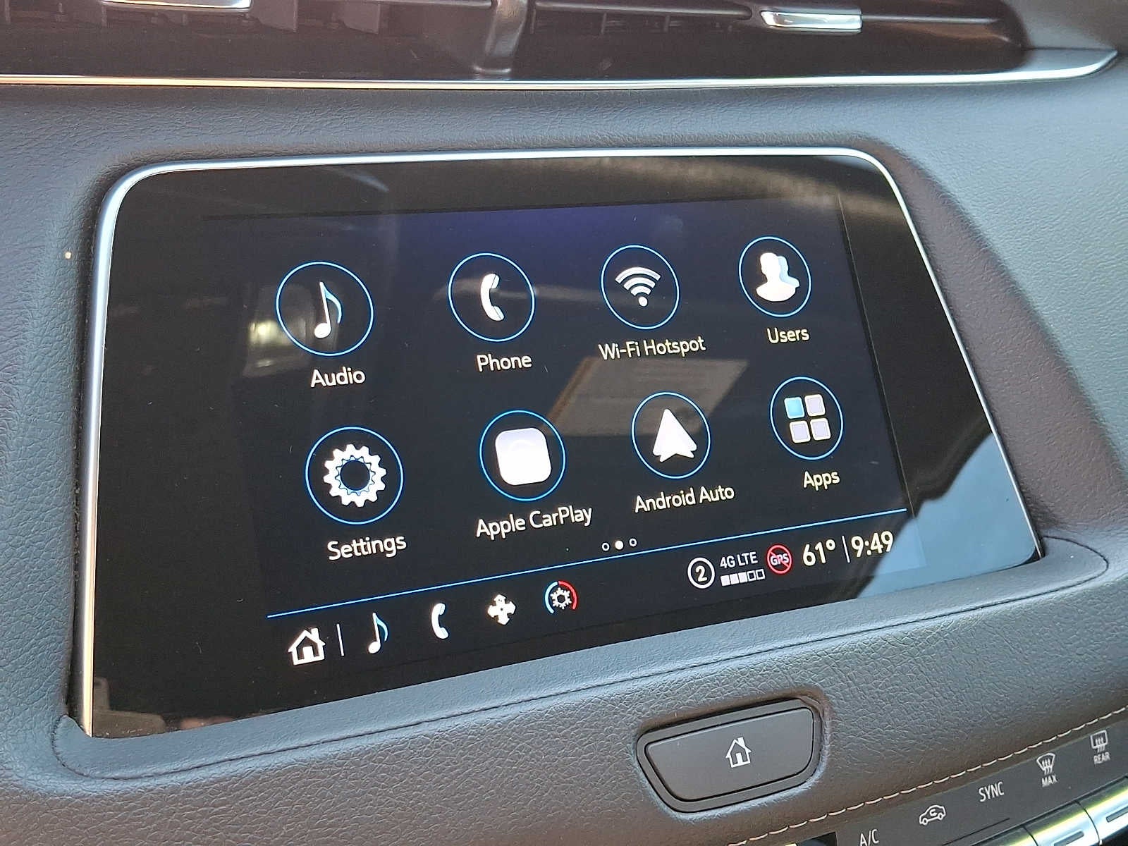 2022 Cadillac XT4 AWD Premium Luxury