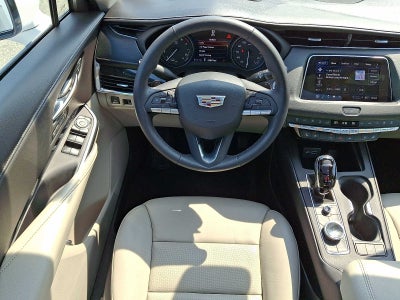 2023 Cadillac XT4 Premium Luxury