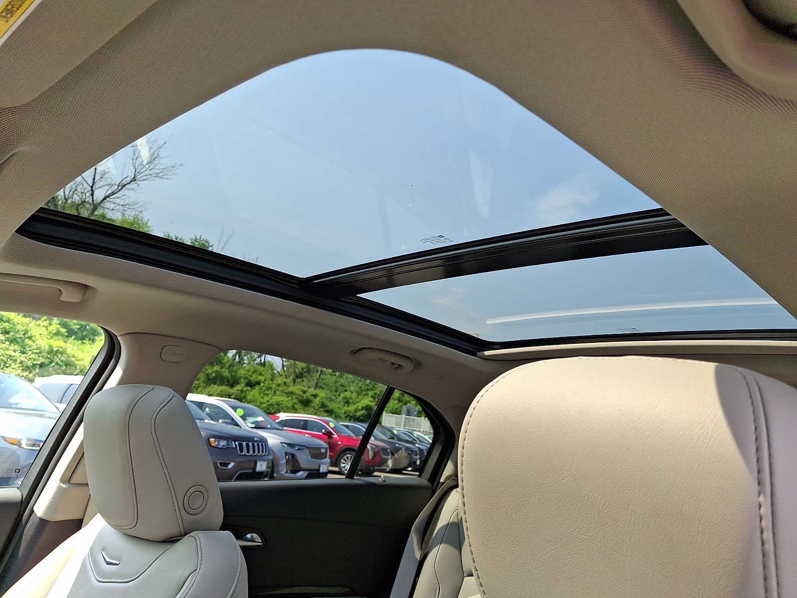 2023 Cadillac XT4 Premium Luxury