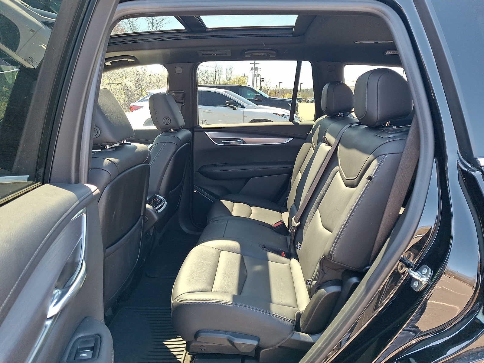 2025 Cadillac XT6 Luxury