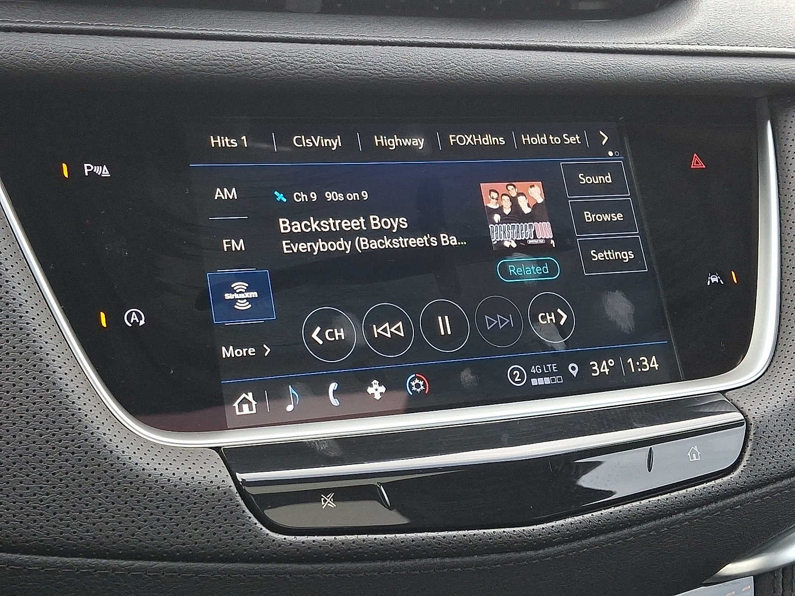 2025 Cadillac XT6 Luxury