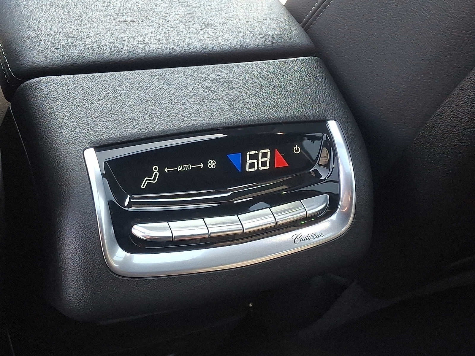 2025 Cadillac XT6 Luxury