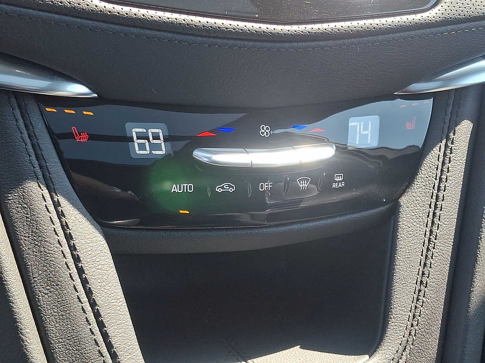 2025 Cadillac XT6 Luxury