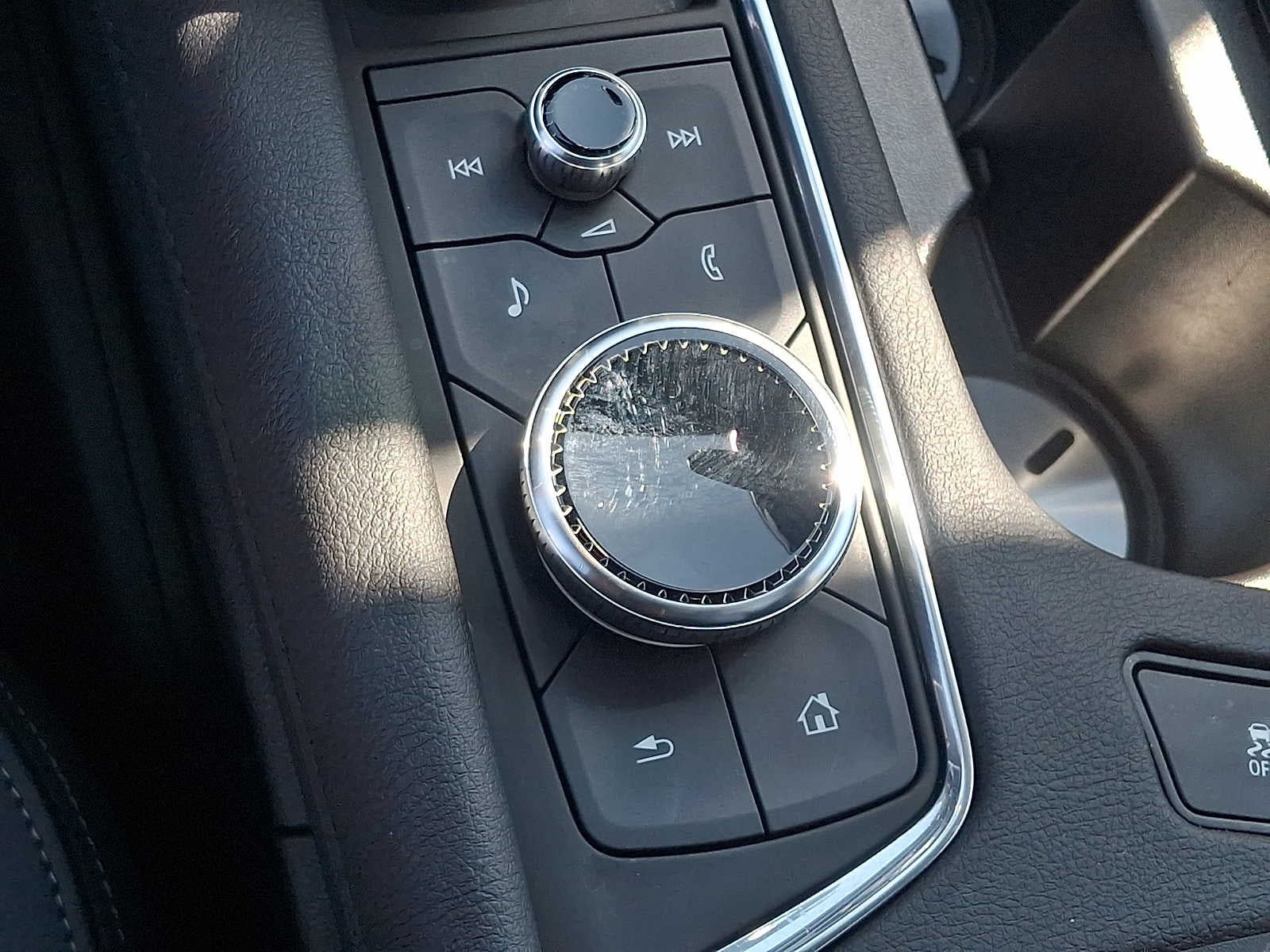 2025 Cadillac XT6 Luxury