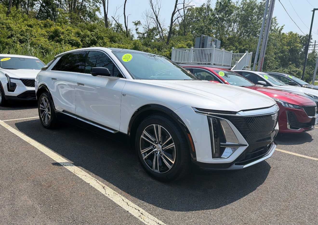 2024 Cadillac LYRIQ Luxury 2