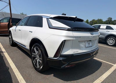 2024 Cadillac LYRIQ Luxury 2
