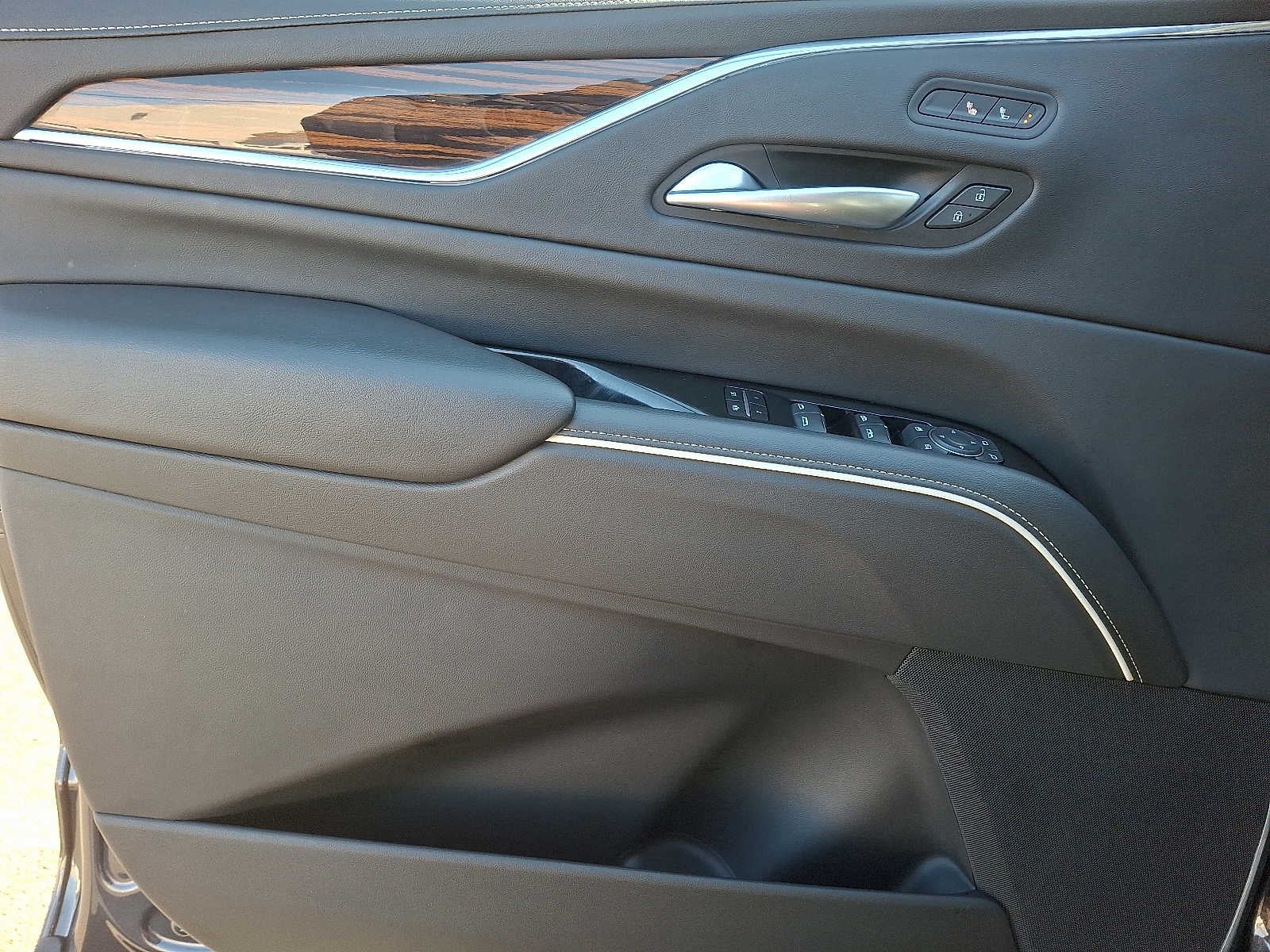 2023 Cadillac Escalade Luxury