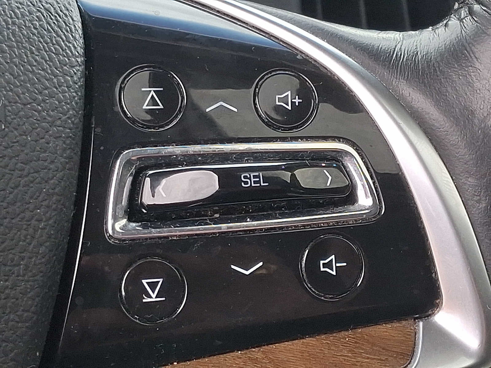 2018 Cadillac Escalade Luxury