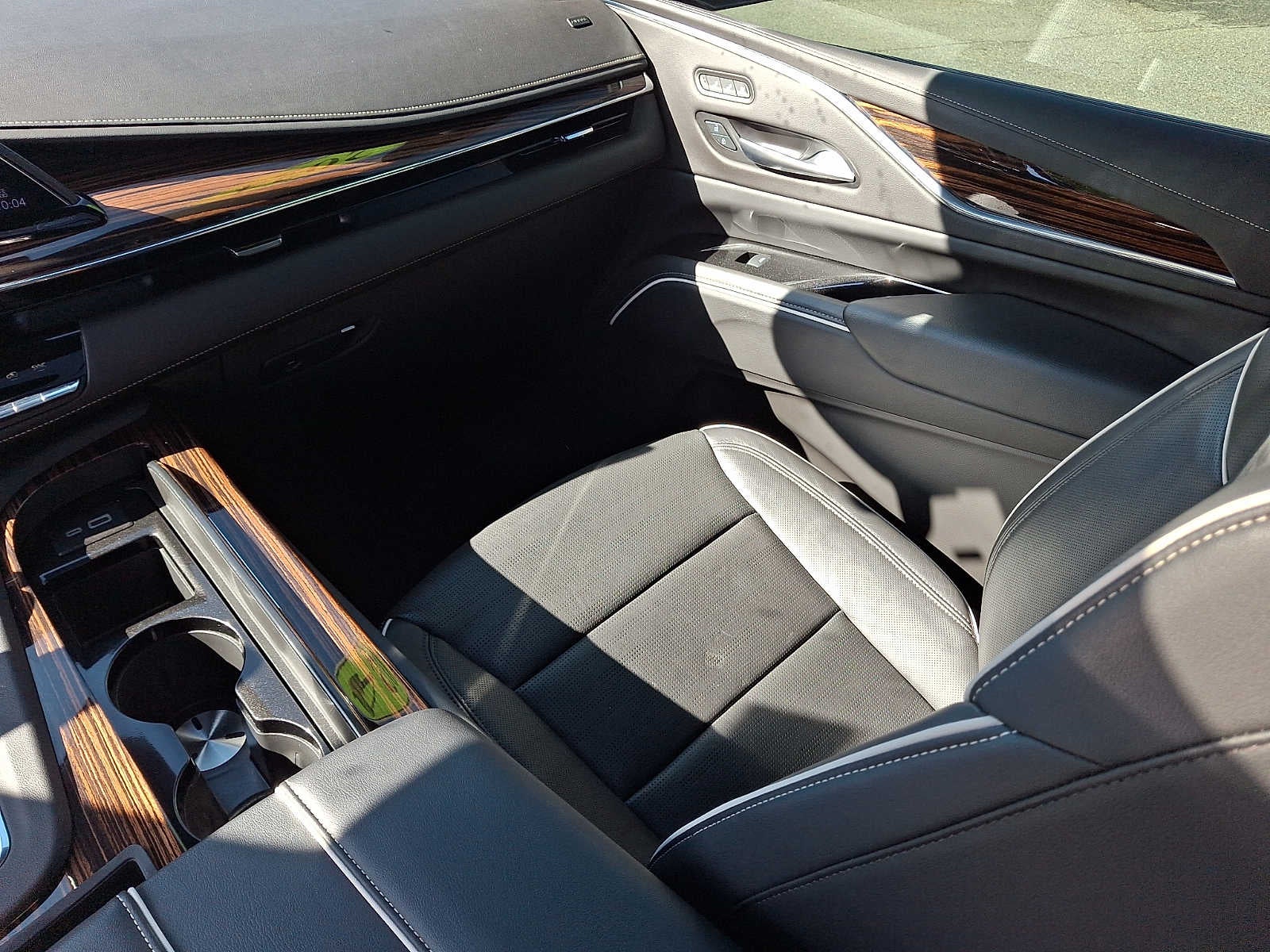 2024 Cadillac Escalade ESV Premium Luxury