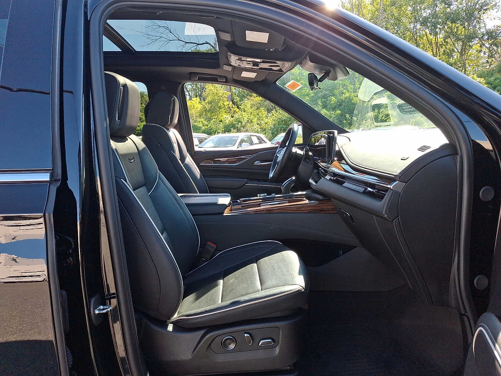 2024 Cadillac Escalade ESV Premium Luxury