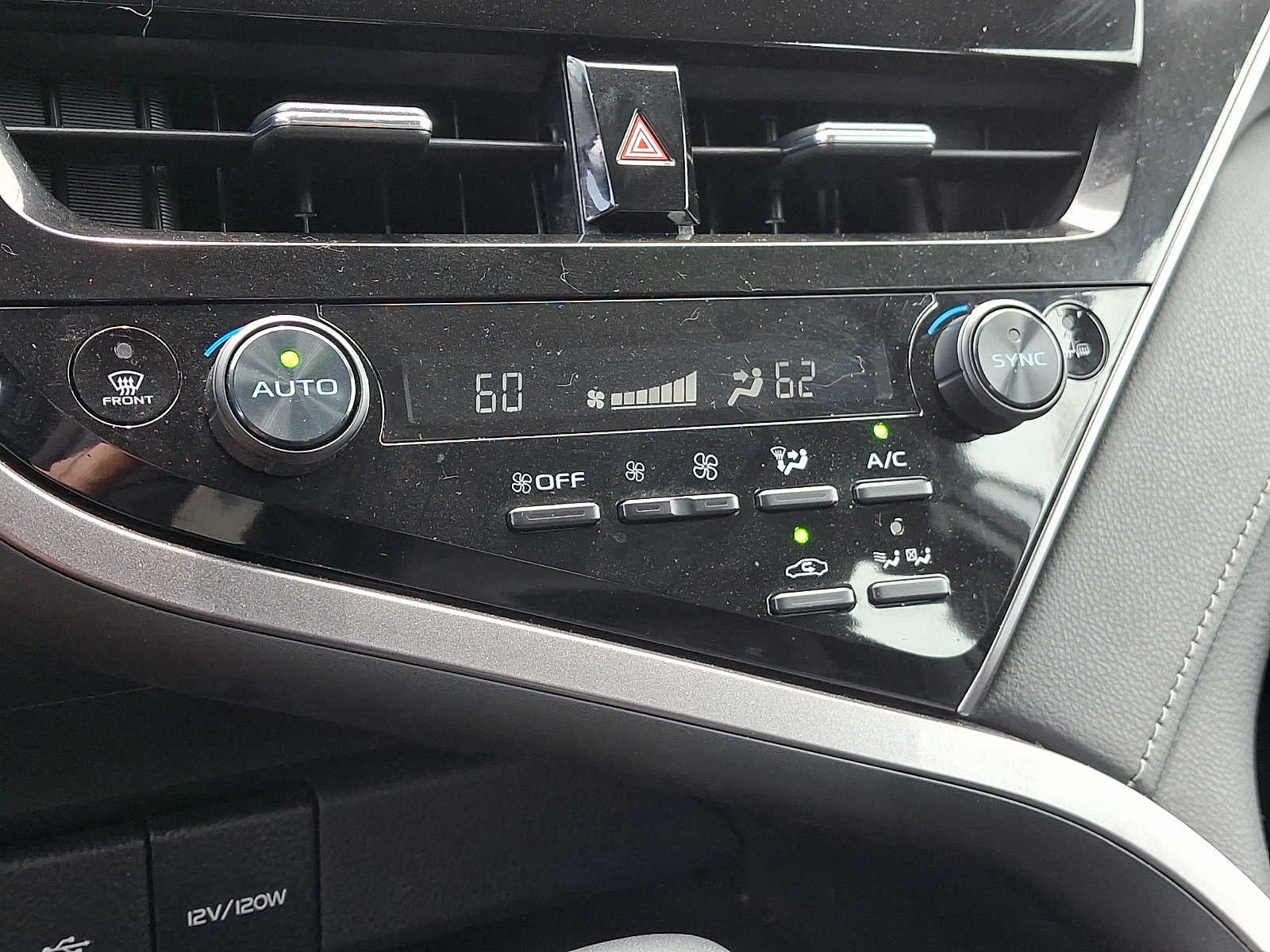 2023 Toyota Camry Hybrid XLE