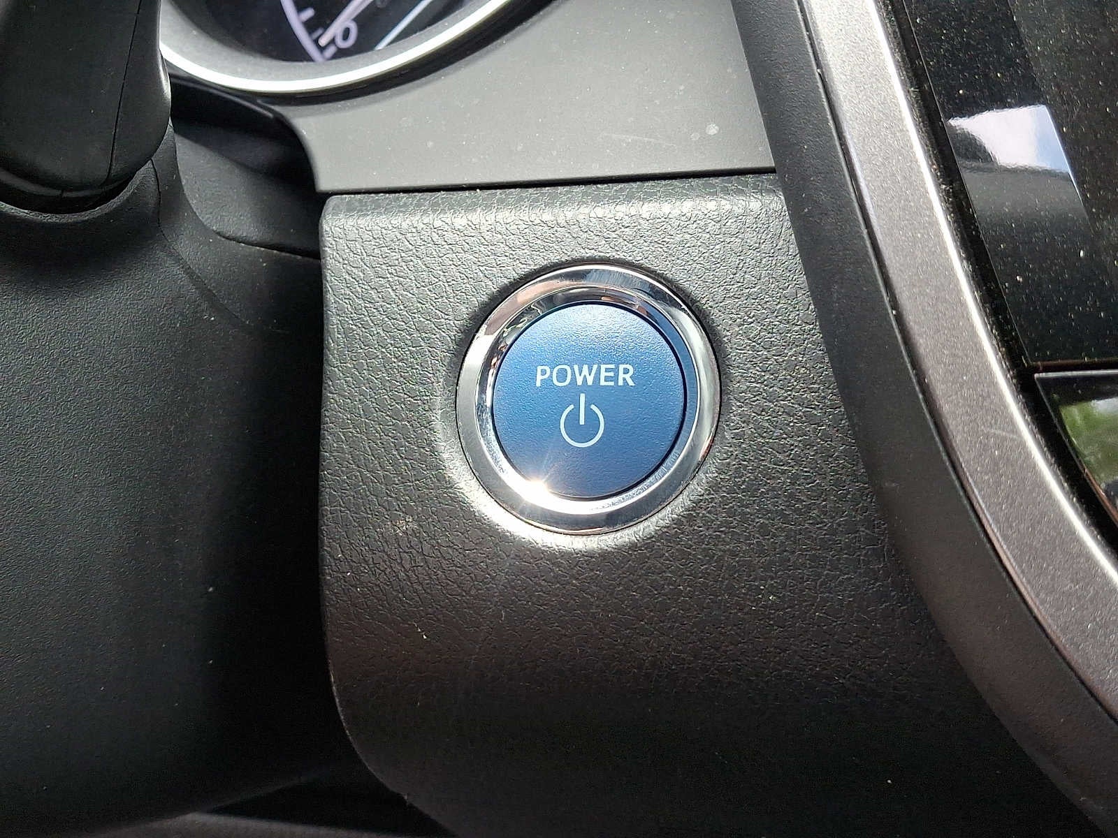 2023 Toyota Camry Hybrid XLE