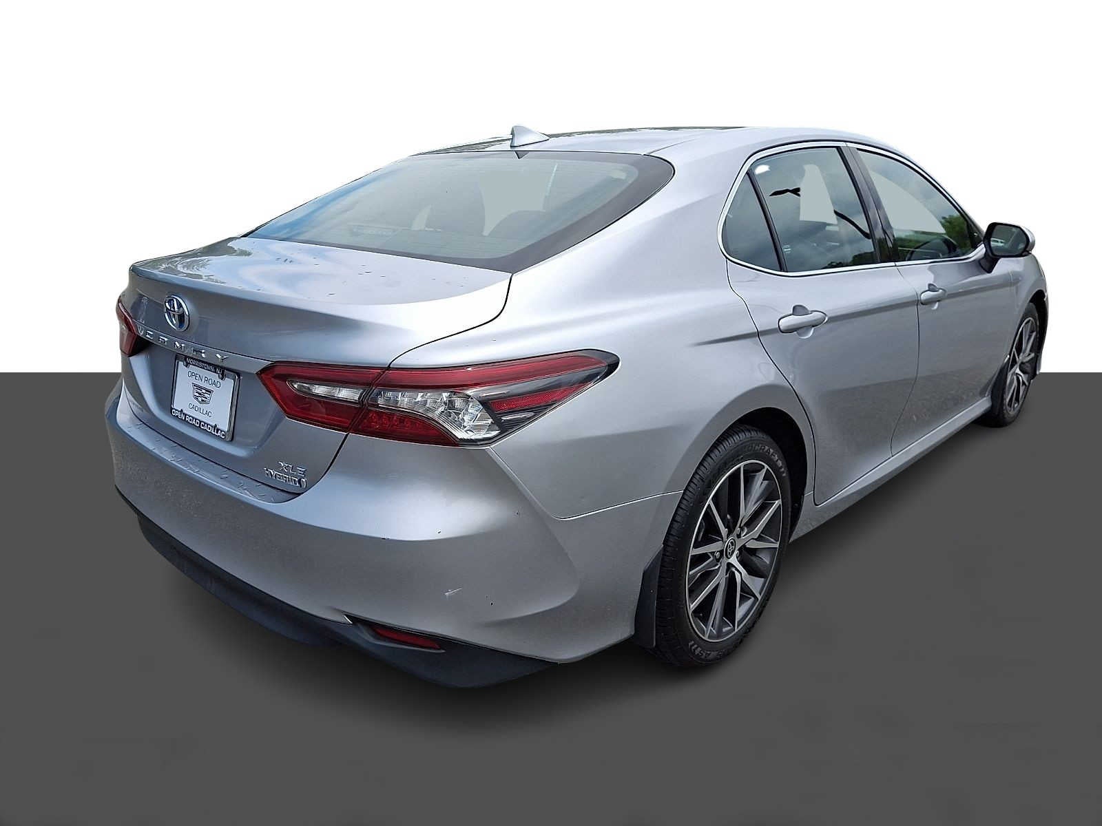 2023 Toyota Camry Hybrid XLE