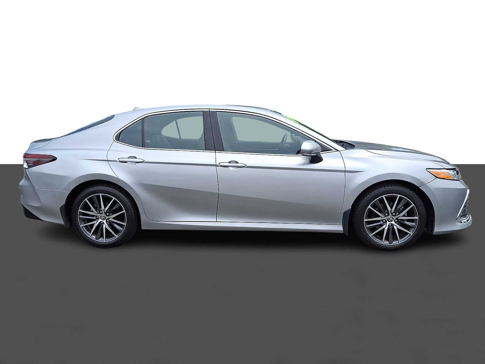 2023 Toyota Camry Hybrid XLE