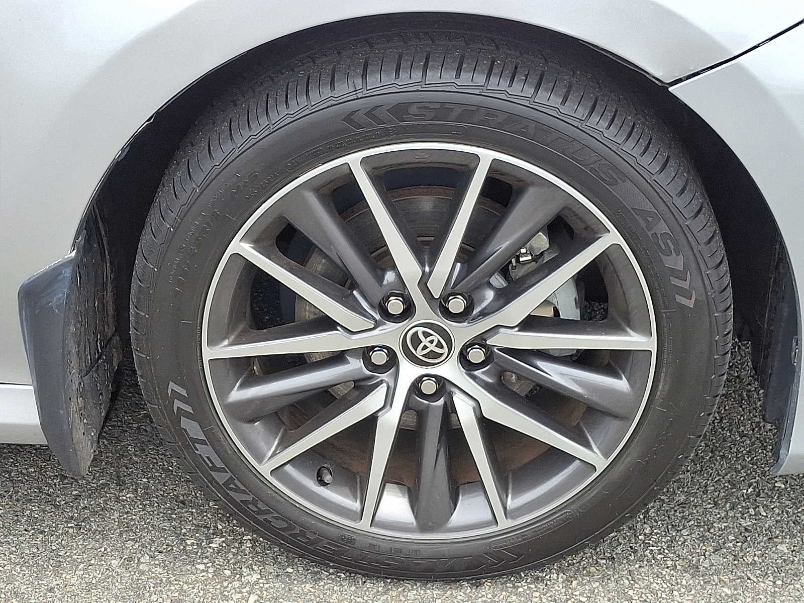 2023 Toyota Camry Hybrid XLE