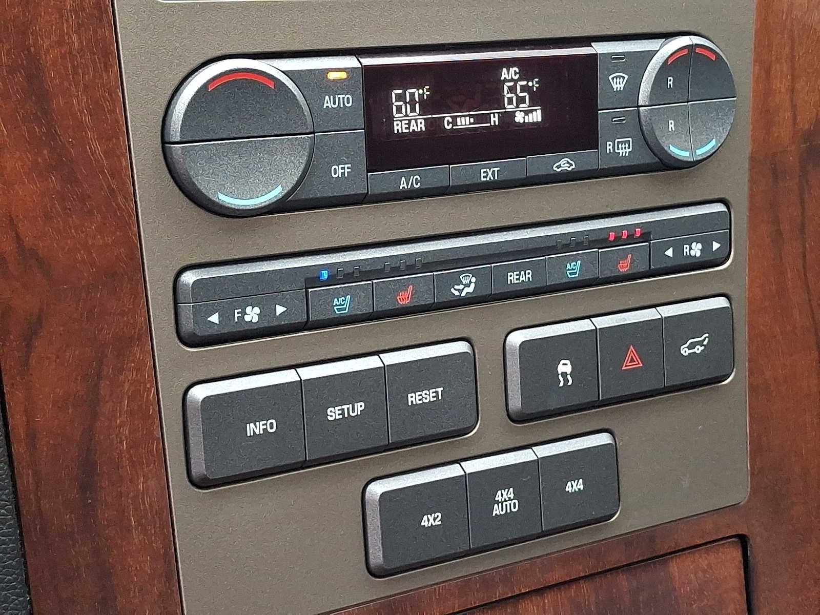 2011 Lincoln Navigator 4DR WGN 4WD