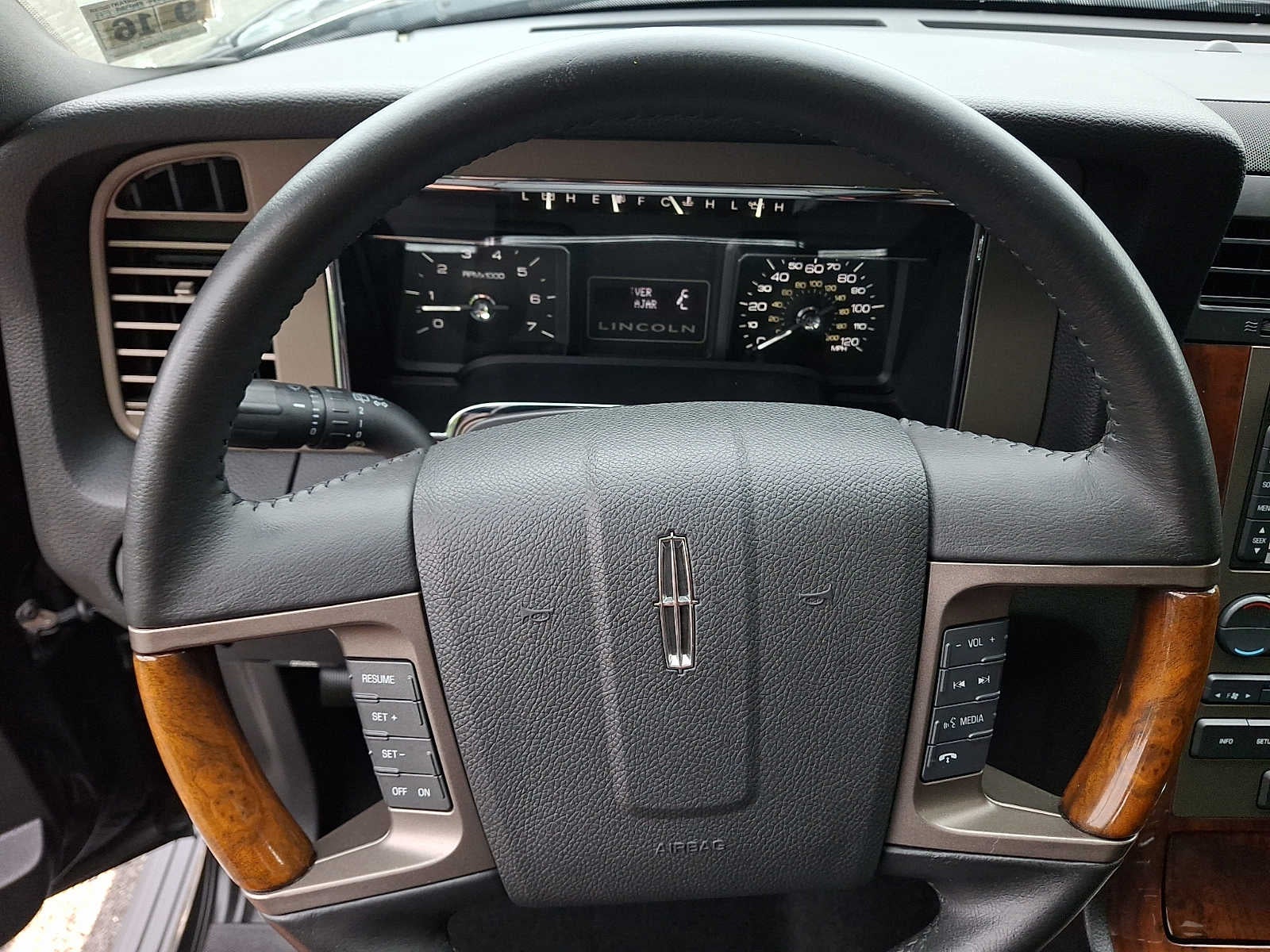 2011 Lincoln Navigator 4DR WGN 4WD