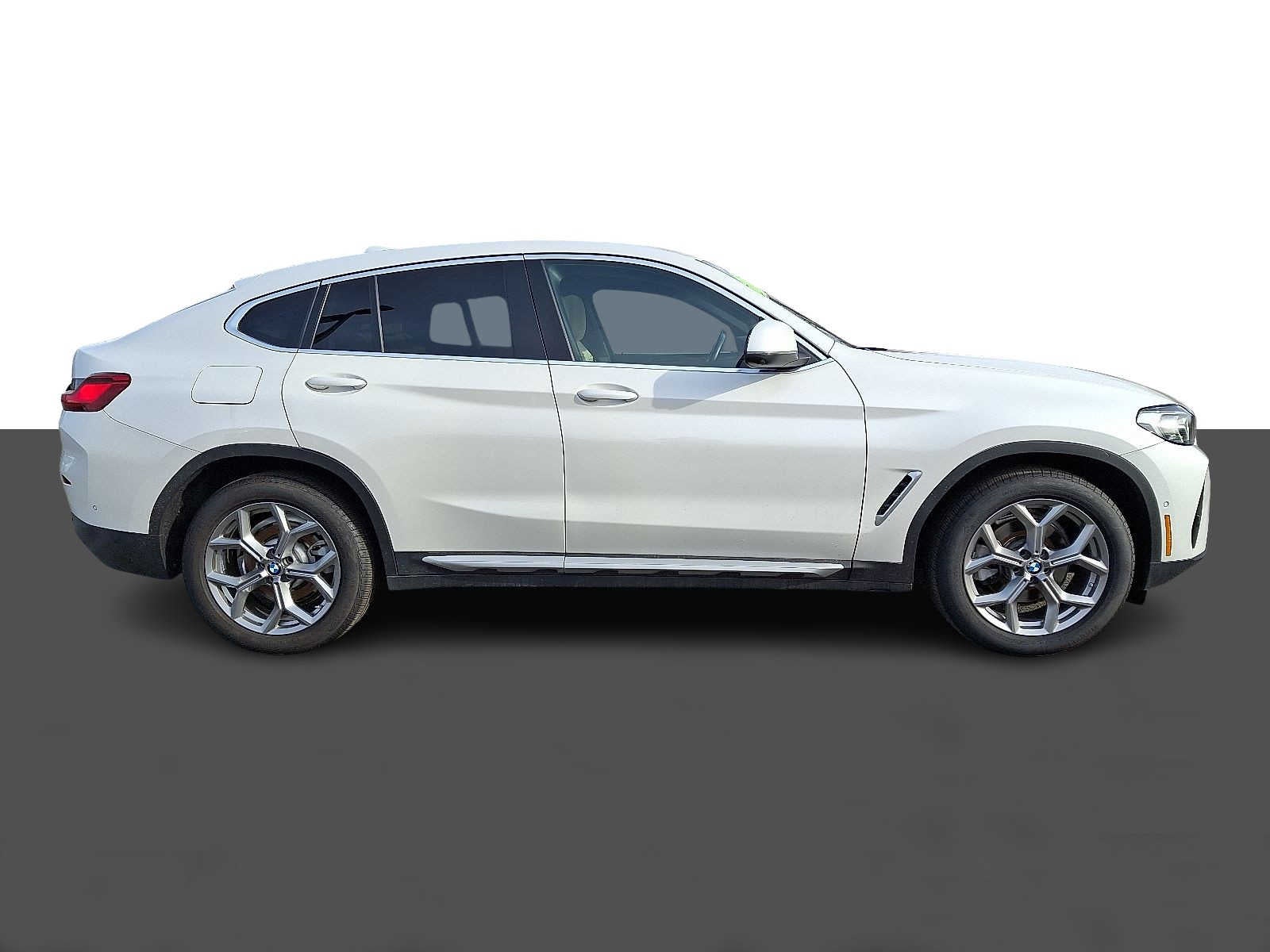 2023 BMW X4 xDrive30i