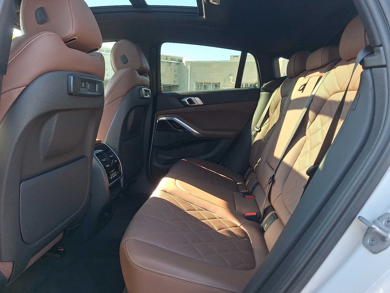 2023 BMW X6 xDrive40i