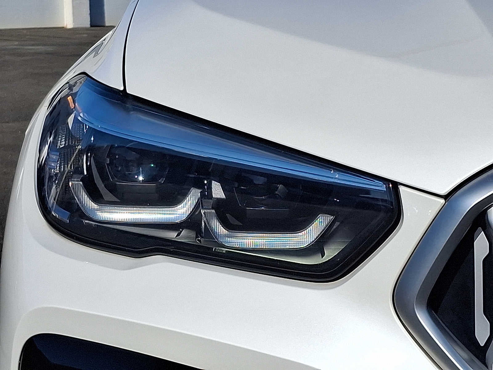 2023 BMW X6 xDrive40i