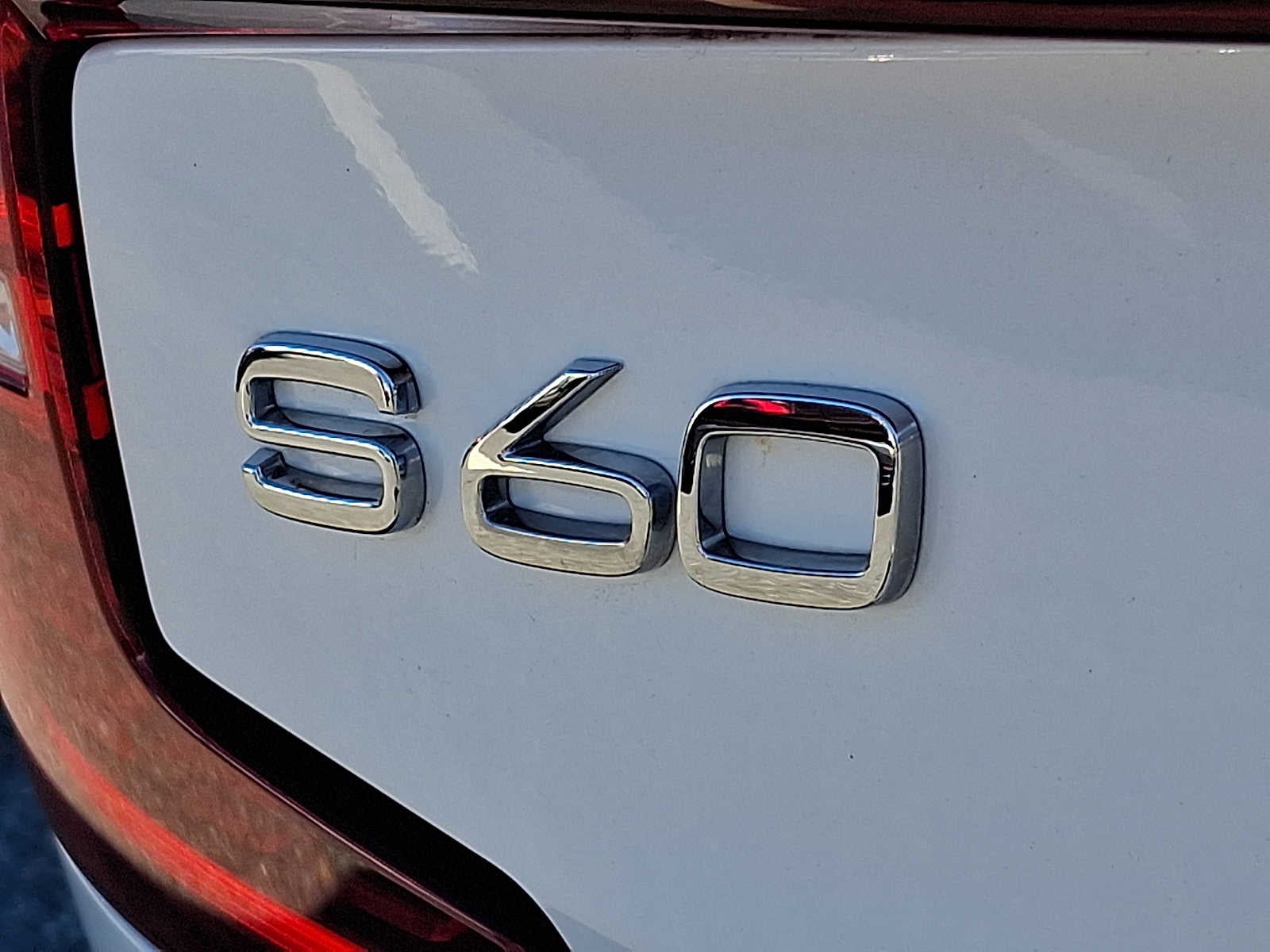 2019 Volvo S60 R-Design