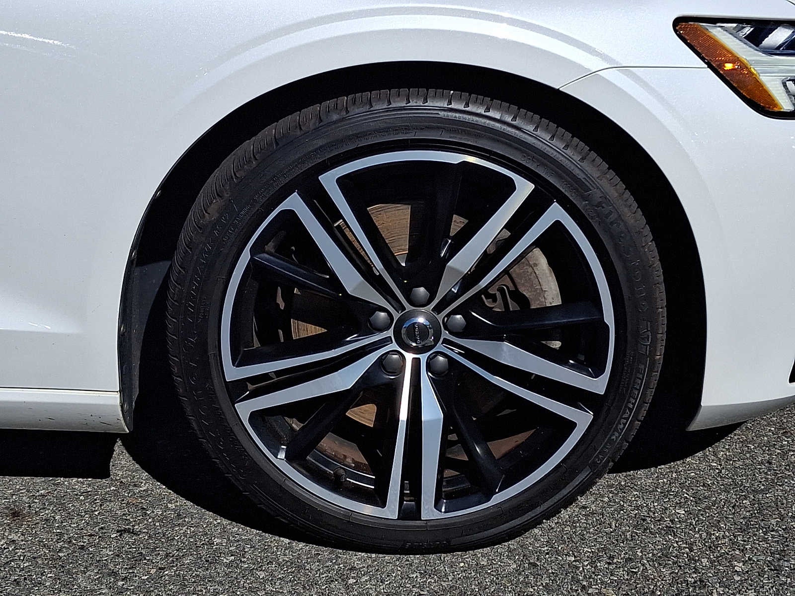 2019 Volvo S60 R-Design
