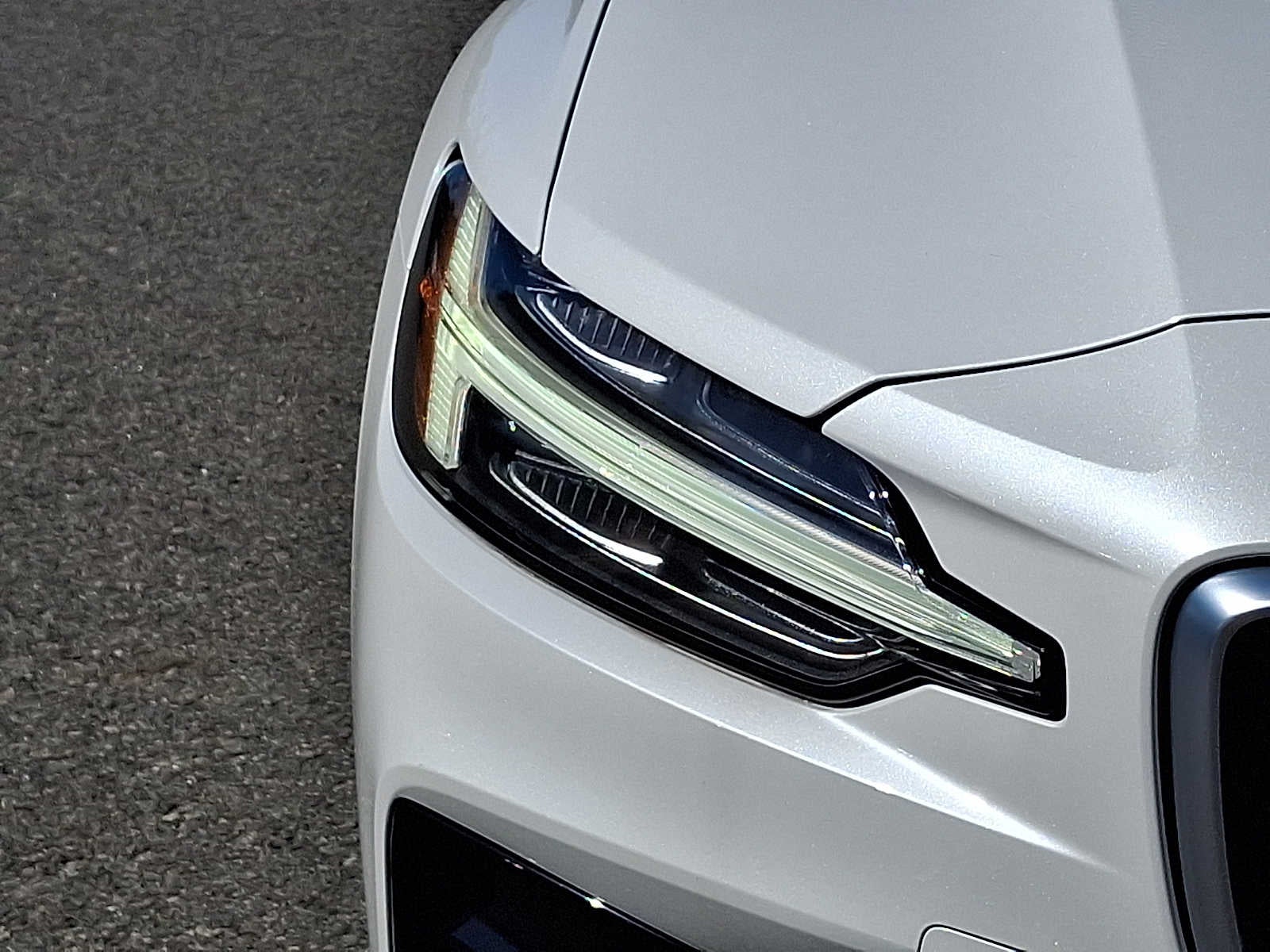 2019 Volvo S60 R-Design