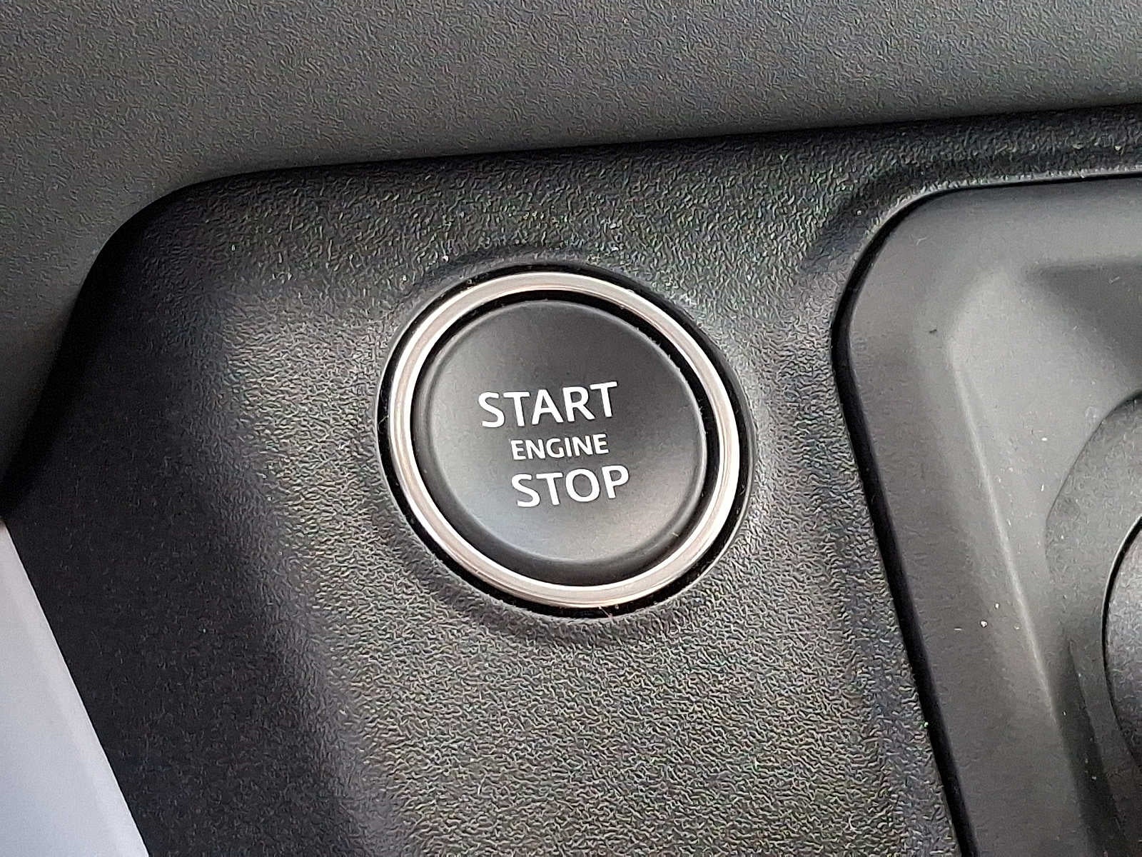 2025 Land Rover Defender S