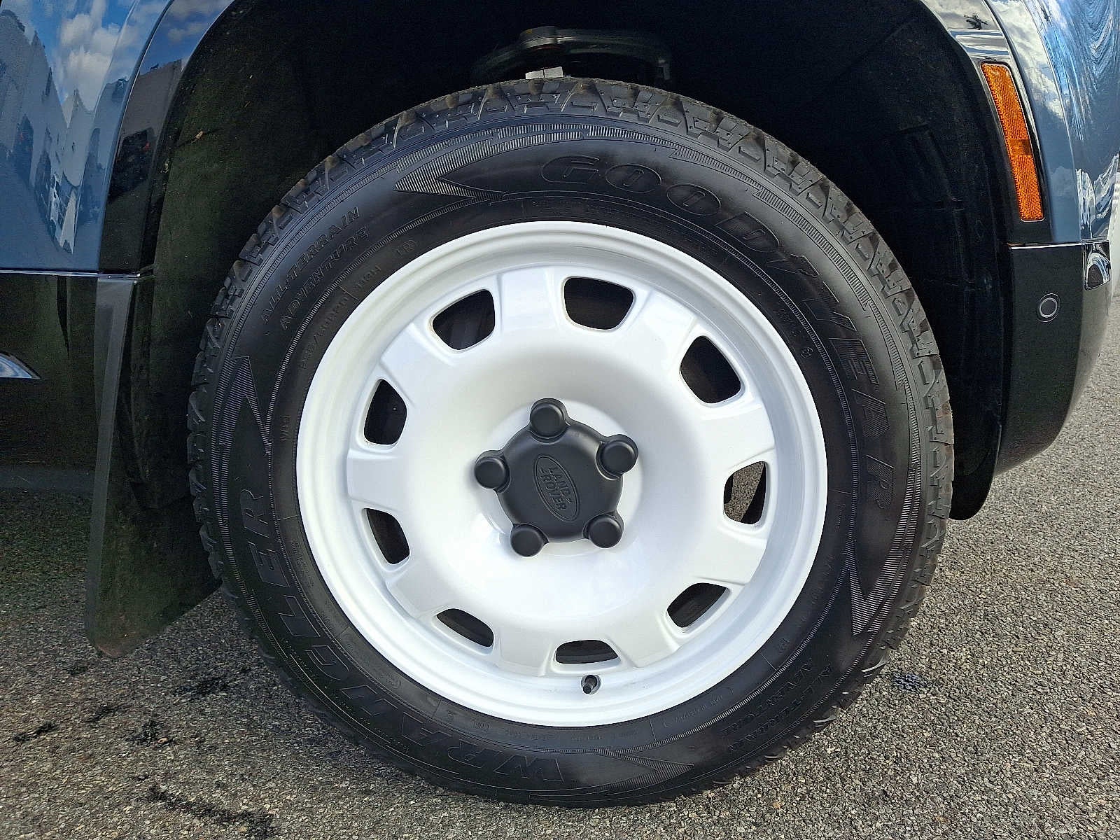 2025 Land Rover Defender S