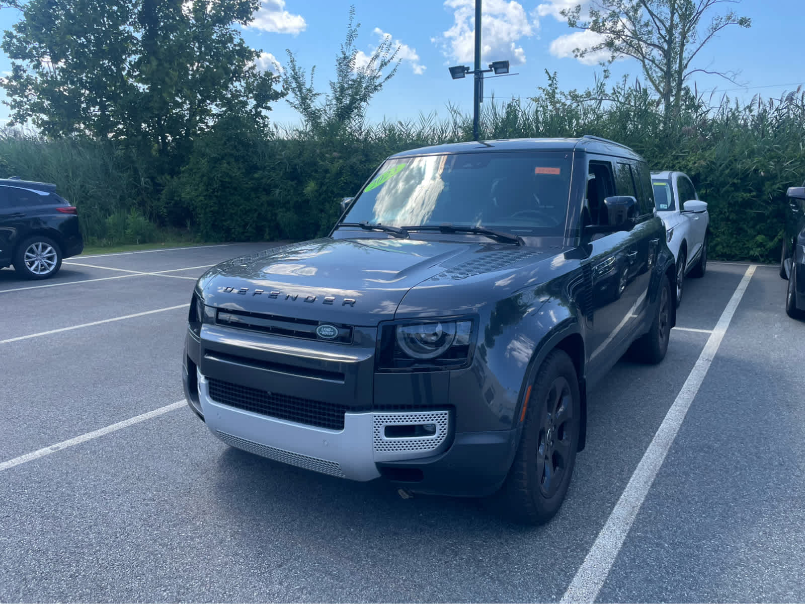 2023 Land Rover Defender SE