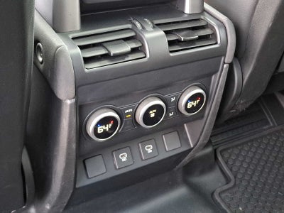 2023 Land Rover Defender SE