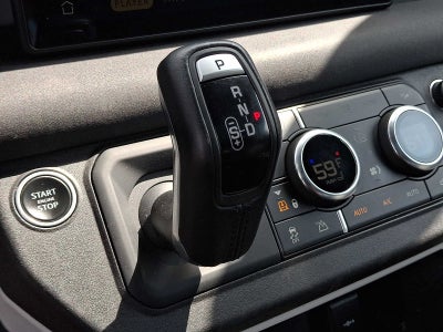 2023 Land Rover Defender SE