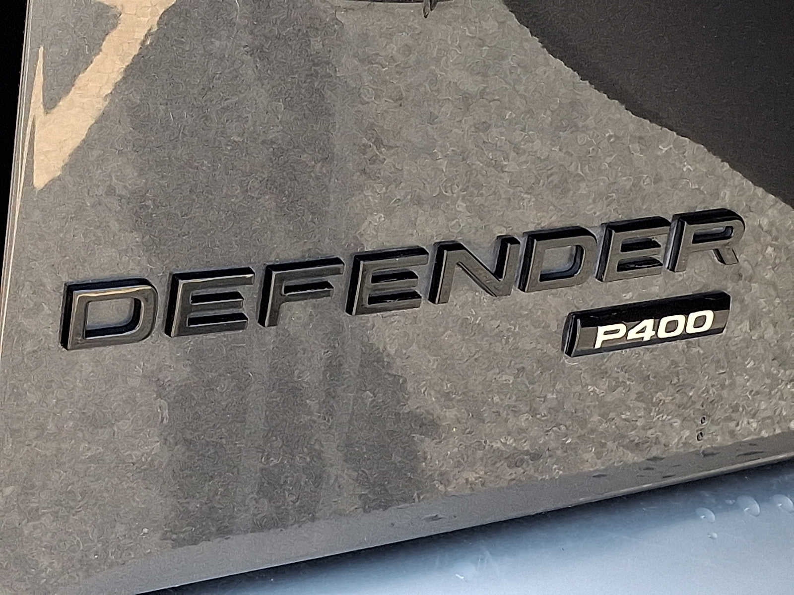 2023 Land Rover Defender SE