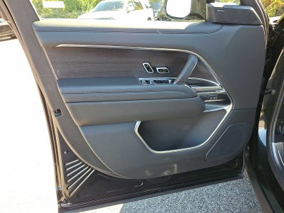 2026 Land Rover Range Rover SE