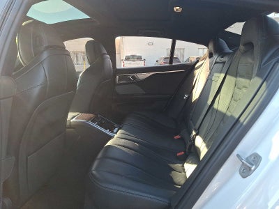 2022 BMW 8 Series 840i