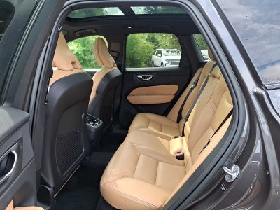 2023 Volvo XC60 Ultimate Dark Theme