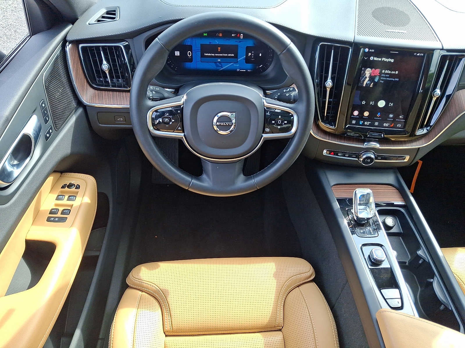 2023 Volvo XC60 Ultimate Dark Theme