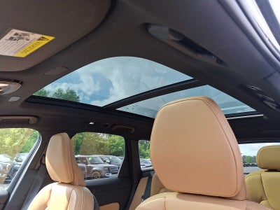 2023 Volvo XC60 Ultimate Dark Theme