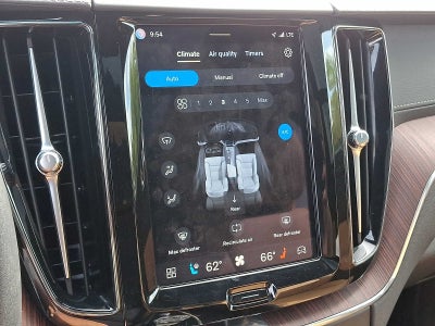 2023 Volvo XC60 Ultimate Dark Theme