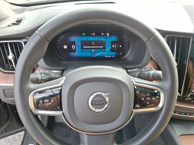 2023 Volvo XC60 Ultimate Dark Theme
