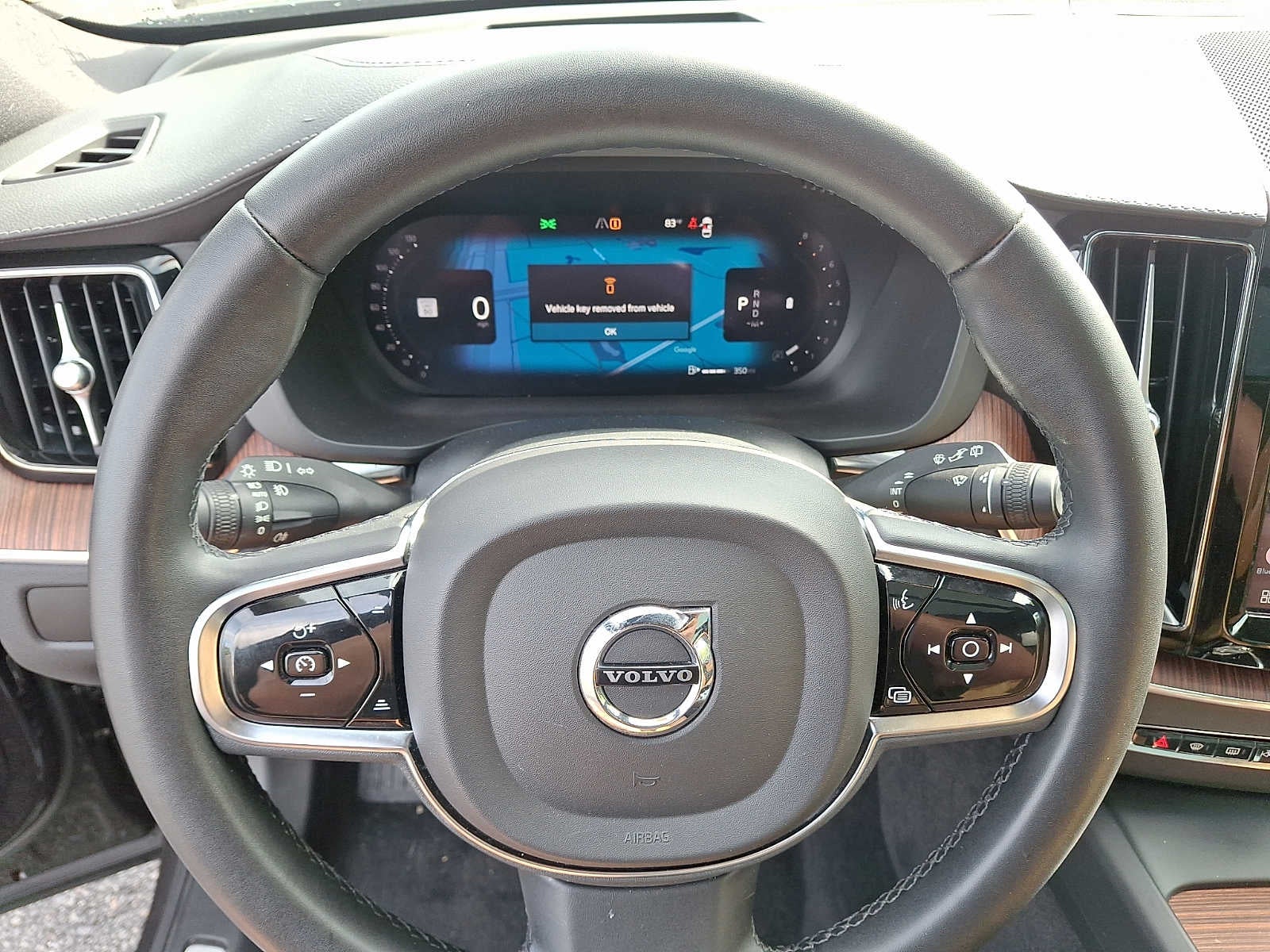 2023 Volvo XC60 Ultimate Dark Theme