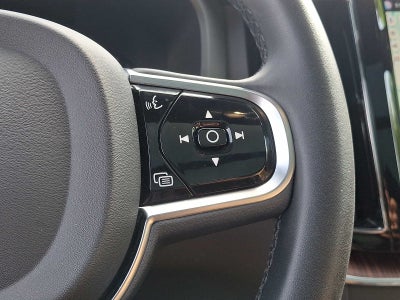 2023 Volvo XC60 Ultimate Dark Theme